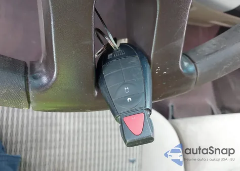 2010 Dodge Ram 1500 Slt/Sport/Trx z USA, uszkodzony, nr VIN 1D7RB1CT5AS138691